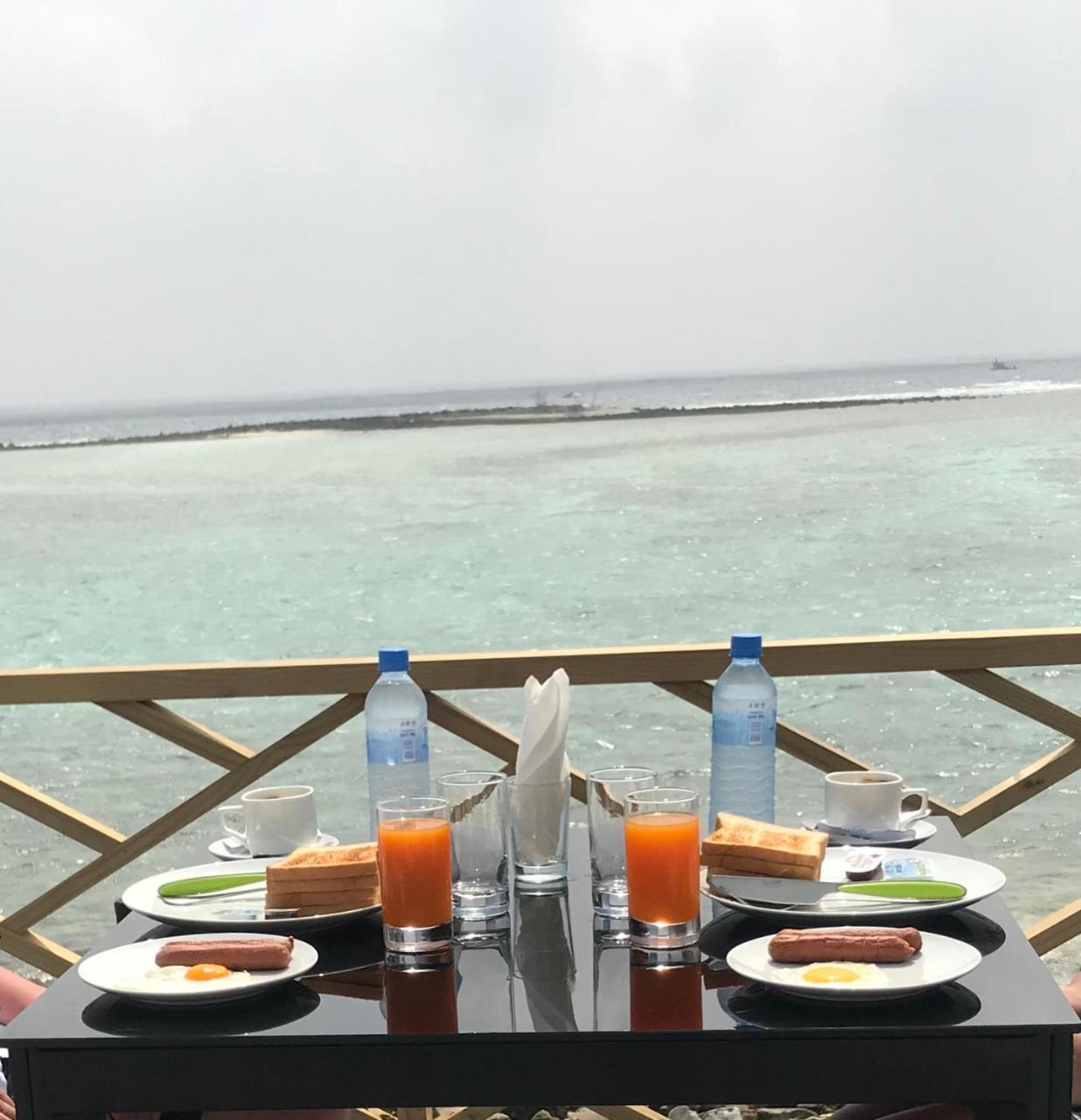 String Wave Maldives Hotel Gulhi Eksteriør billede