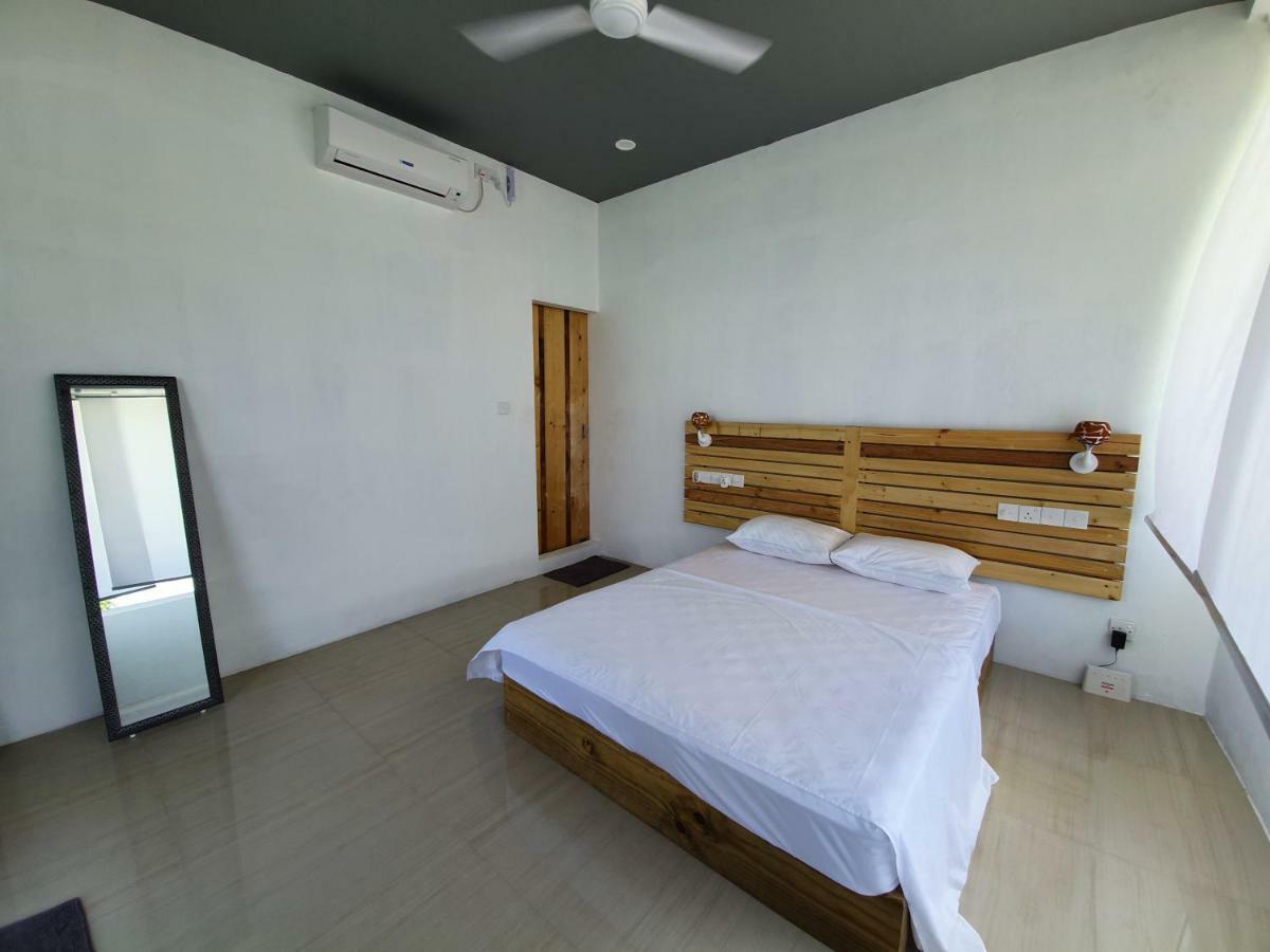 String Wave Maldives Hotel Gulhi Eksteriør billede