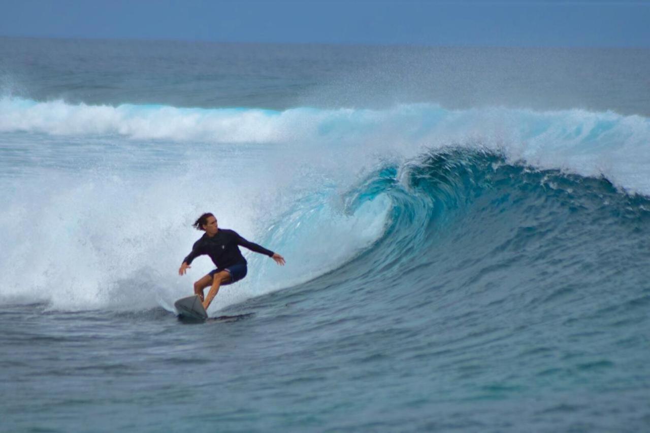 String Wave Maldives Hotel Gulhi Eksteriør billede